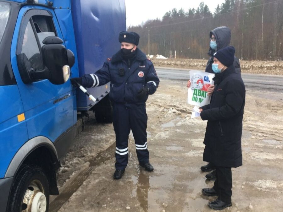Водителей фур запугали кошмарными авариями в Костромской области
