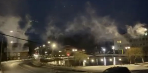 Упавший столб устроил дымовое шоу в Костроме