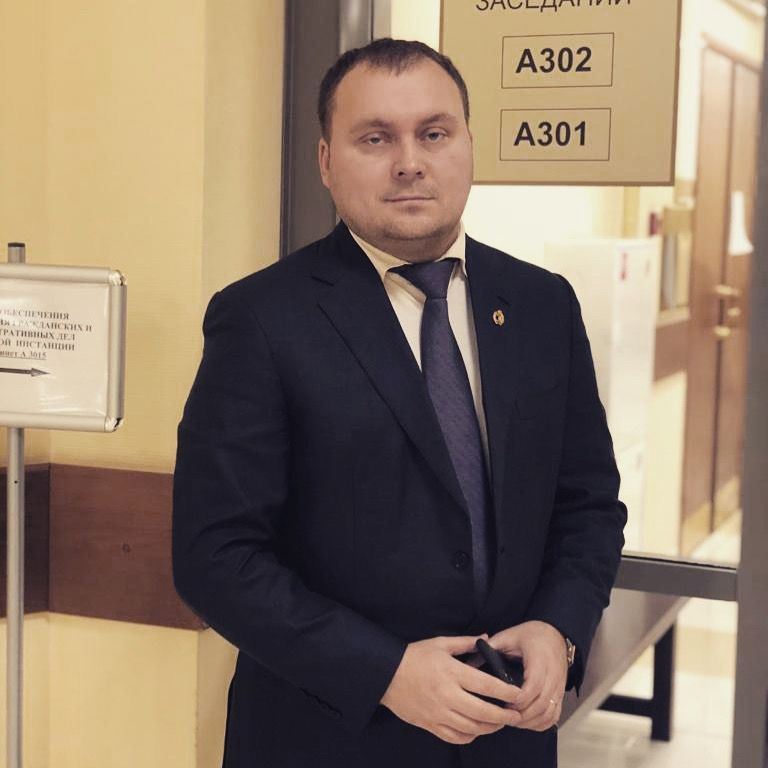 Адвокат Михаила Ефремова занимается делом педофилов в Костроме