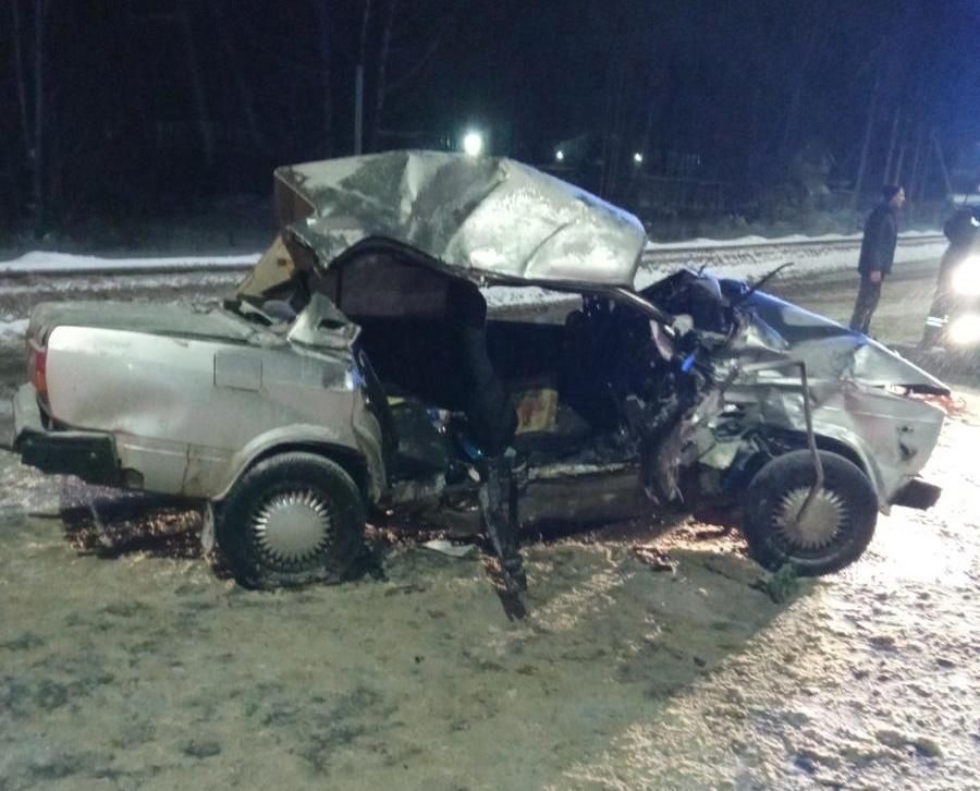 Машина всмятку: страшная авария произошла под Костромой