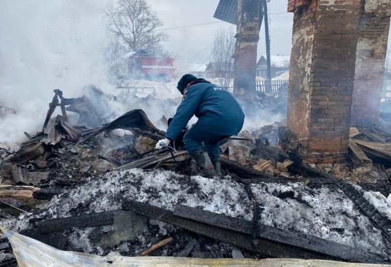 Стали известны подробности жуткого пожара с пострадавшими малышами в Костромской области