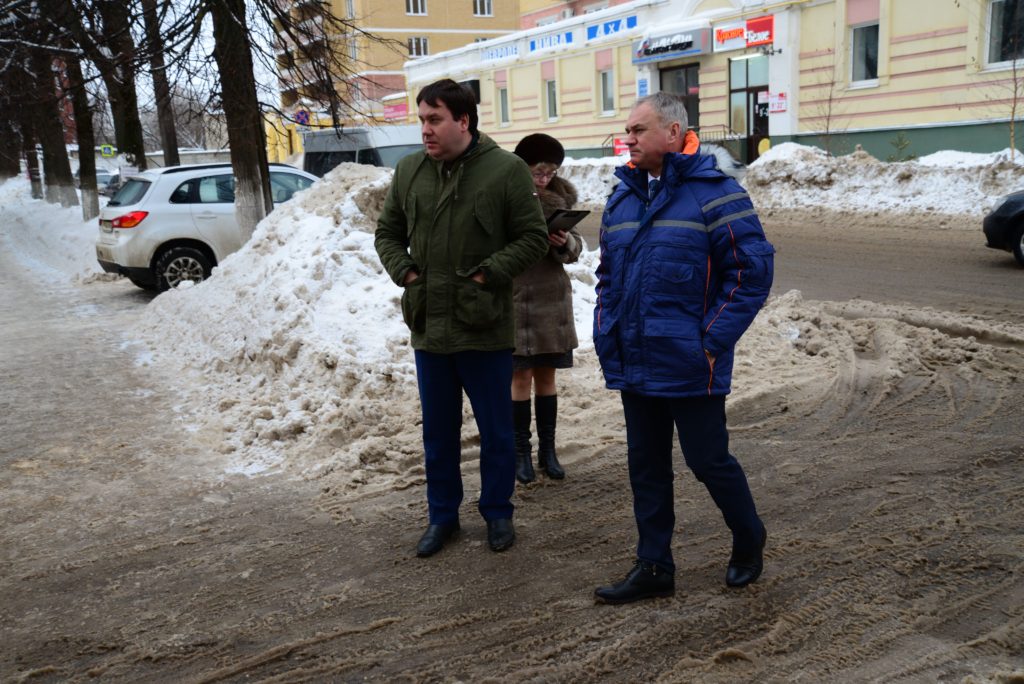 Снег в Костроме убирают целых 20 машин