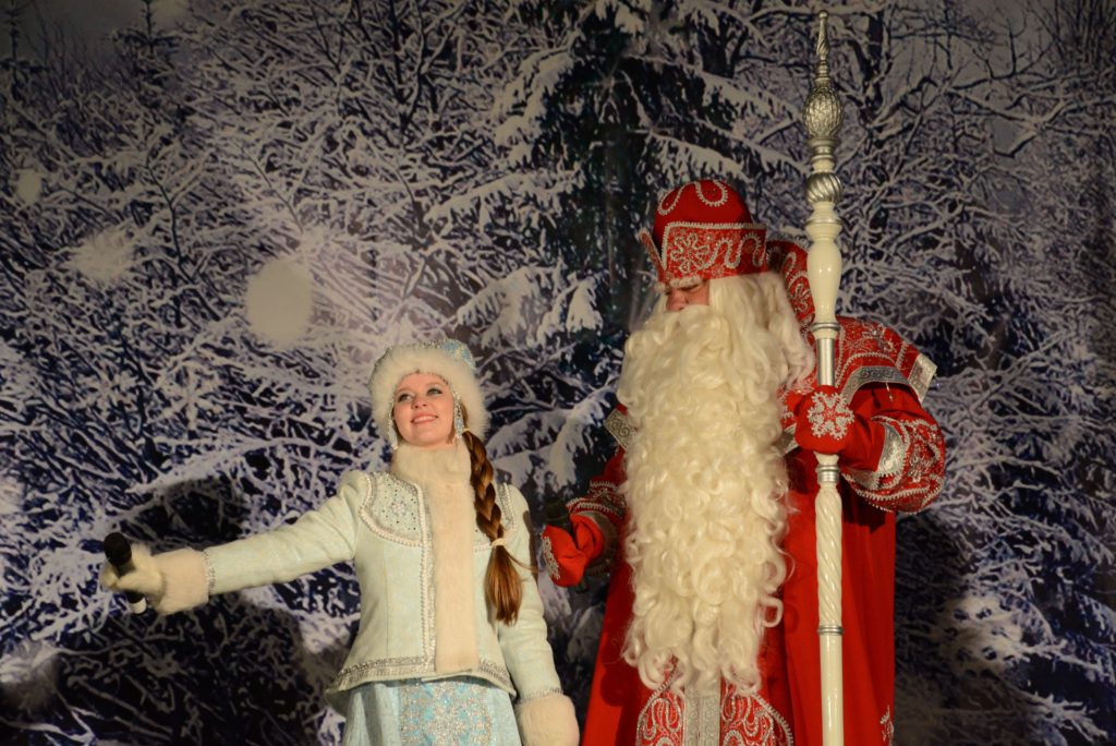 Всероссийский Дед Мороз завтра будет зажигать  в Заволжье и у «Солнечного»