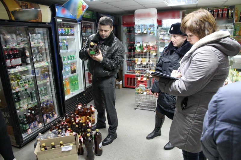 Алкогольный магазин на ул. Скворцова вывел из себя и полицию, и администрацию Костромы