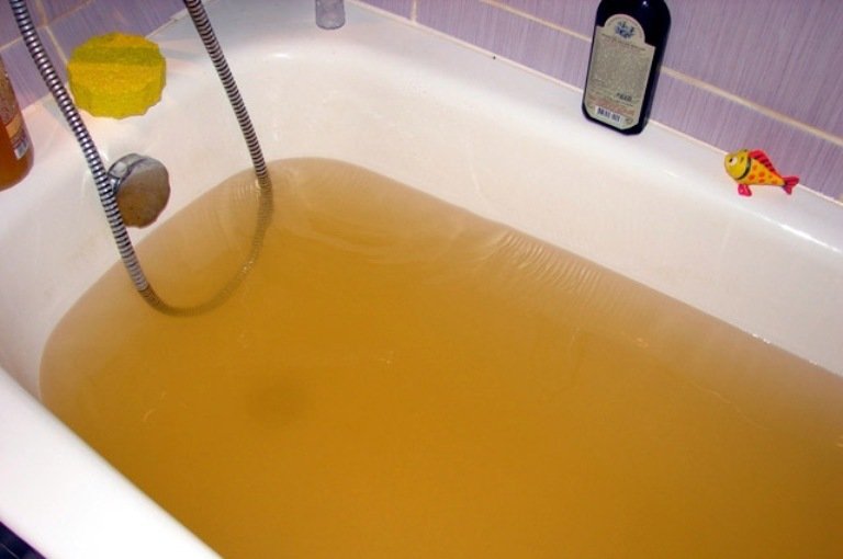 Жителей Красного попросили подождать неотравленной воды до мая