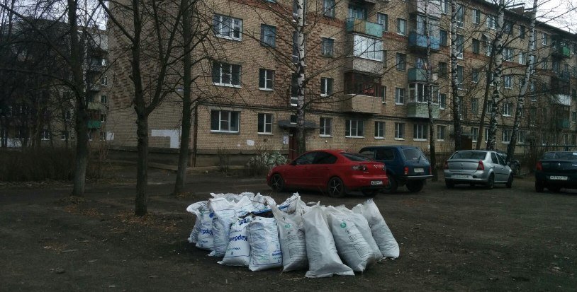 Мешки с мусором по всей Костроме возмутили городских чиновников