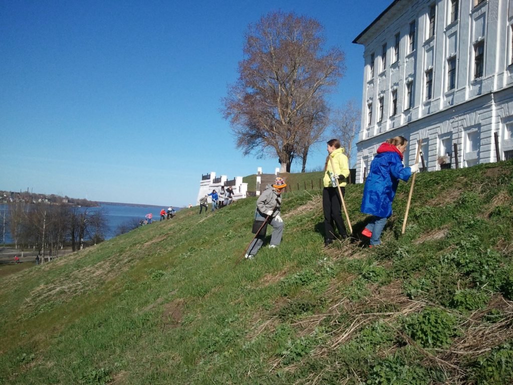 Вся Кострома завтра выходит на уборку города