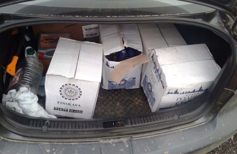 Элитный алкоголь в Костроме разливали прямо из багажника