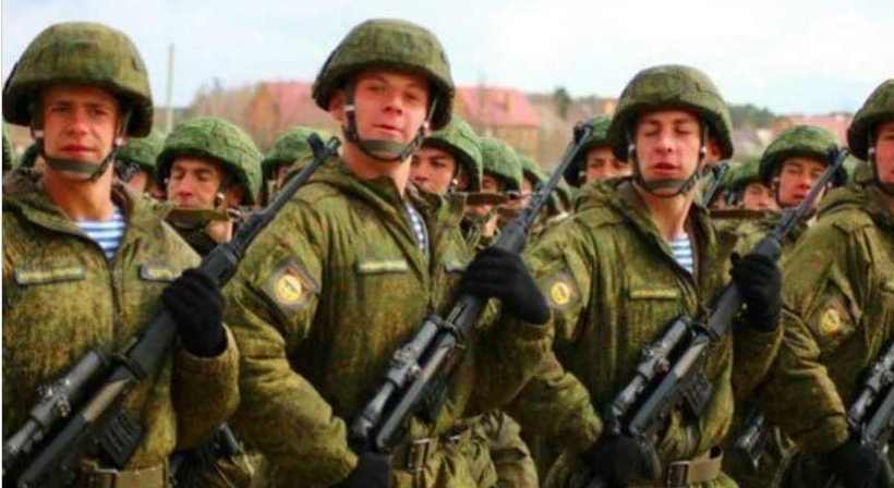 Двухметровый десантник из Костромы рассказал о подготовке к параду Победы в Москве