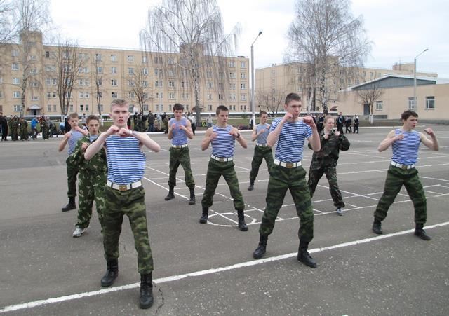 Костромских десятиклассников отправляют на 5-дневные военные сборы