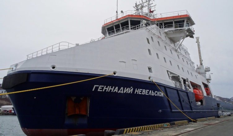 Ледокол «Геннадий Невельской» запросил в костромском музее свидетельство о рождении знаменитого адмирала