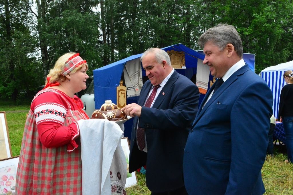 Губернатор Сергей Ситников впервые рассказал, где он покупает еду