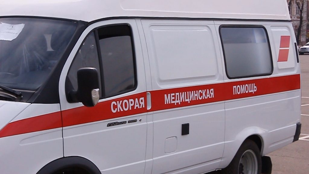 Костромичка плюнула и побила врача «скорой» за интерес к ее здоровью