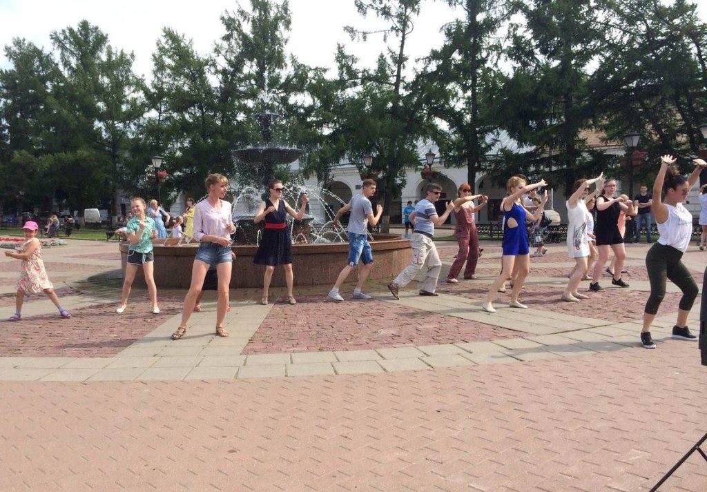 Костромичей приглашают научиться танцевать бесплатно. В центре города