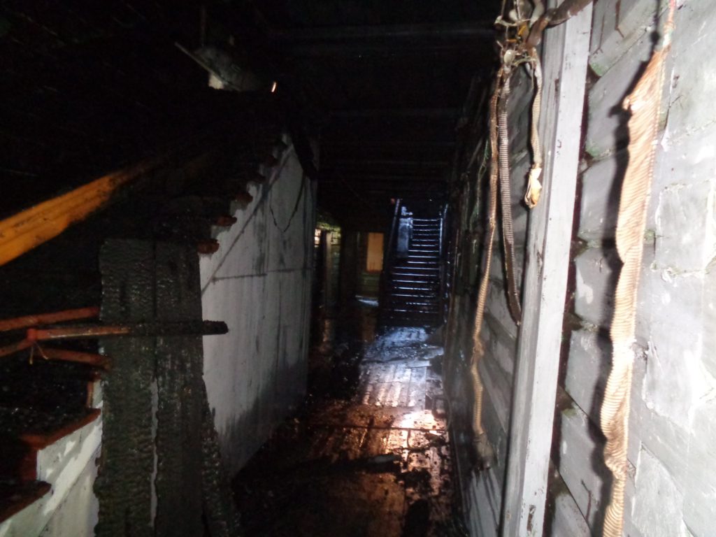 Ночью в пожаре в Костроме сгорел жилой дом