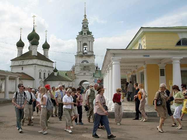 Туристам в Костроме будут выдавать флаеры на разные скидки