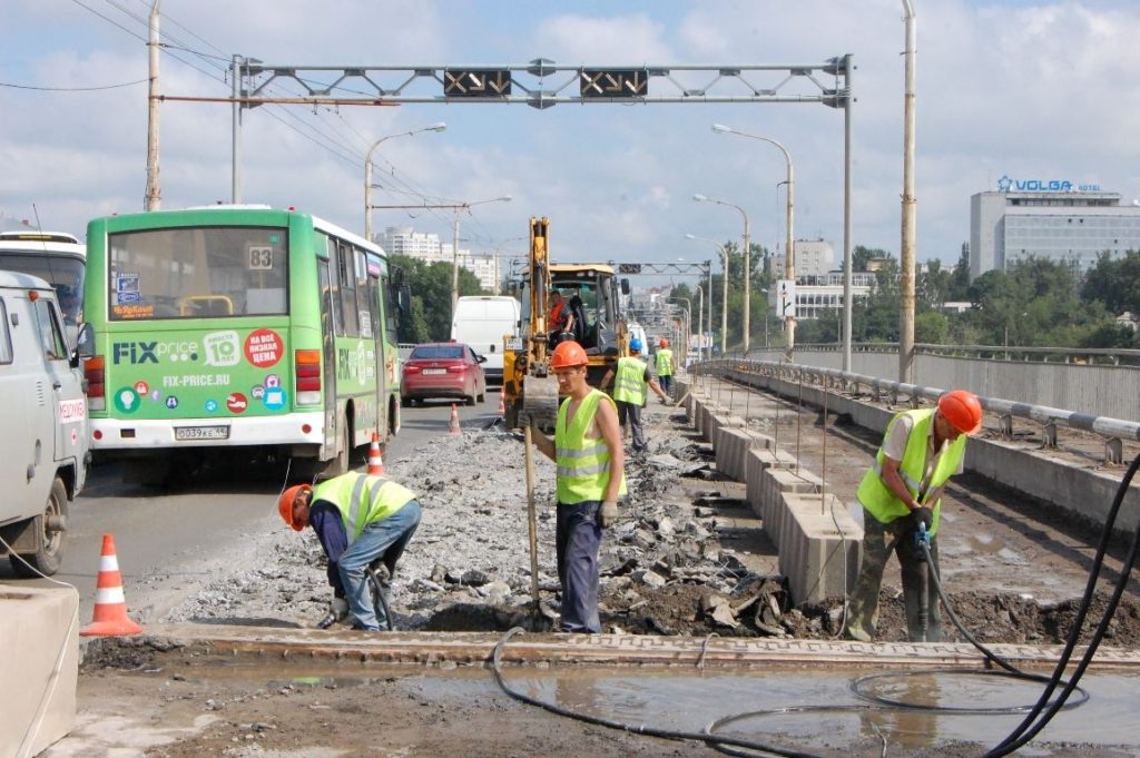 Эвакуировать маршрутки и автобусы с моста через Волгу приказано за 10 минут