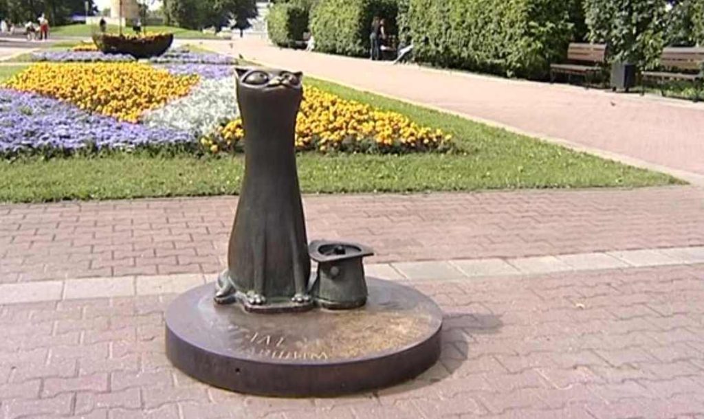 В центре Костромы обворовали кота-копилку для сбора средств пострадавшим животным