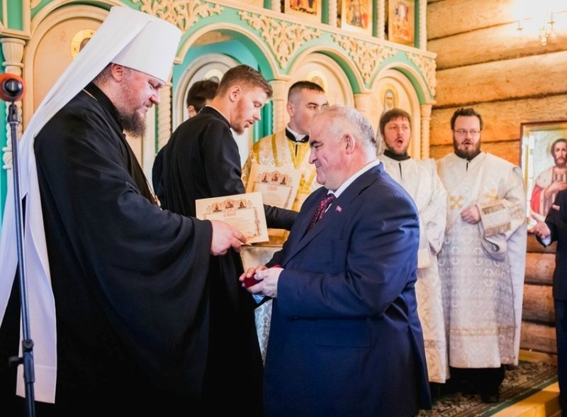 Губернатора Сергея Ситникова вознаградили за помощь в строительстве храма св.Сергия