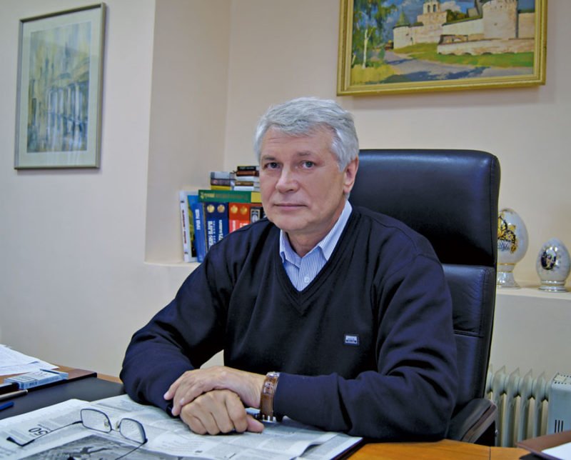 «2 ПРОЦЕНТА НАСЕЛЕНИЯ ЖИВУТ В ОСОБНЯКАХ, А ДРУГИЕ – КОШМАРНО»: лидер костромских коммунистов отмечает ДР