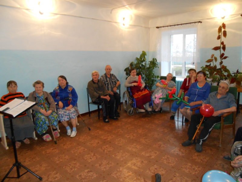 Пенсионеры протестуют против закрытия скандального дома престарелых под Костромой