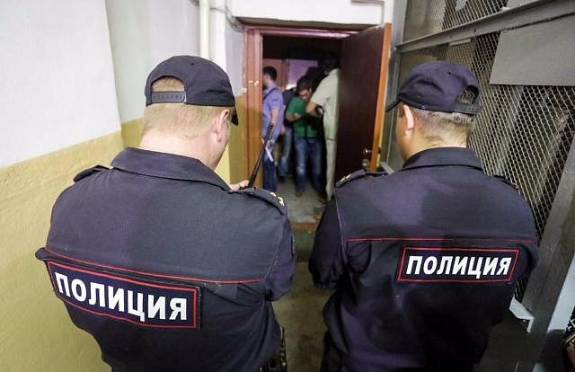 Опасаясь мужа, костромичка выгнала страстного любовника с помощью полицейских