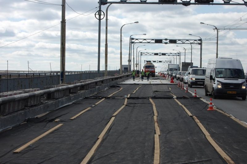 Одну полосу на мосту в Костроме откроют после 15 октября