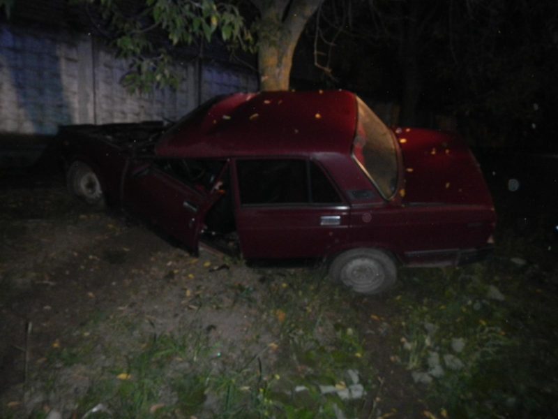 Это страшно: водитель в Костроме оставил друзей умирать в покореженной  машине