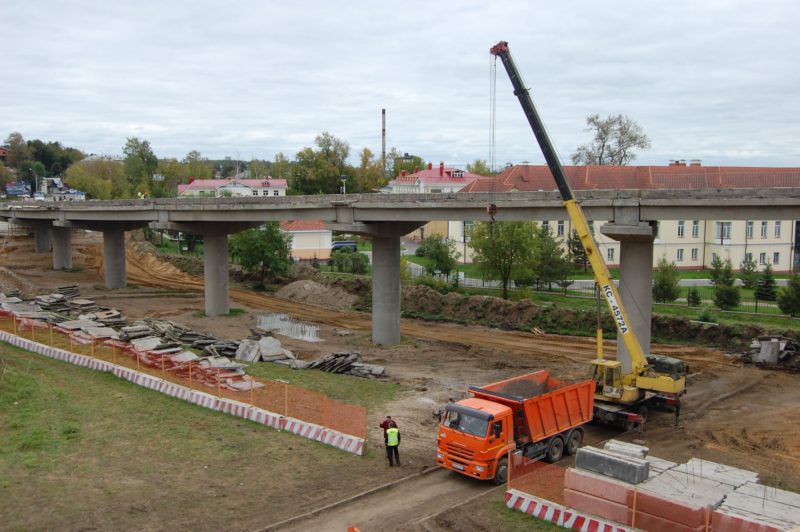 В Костроме начали асфальтировать мост через Волгу. Успеют ли за 2 недели?