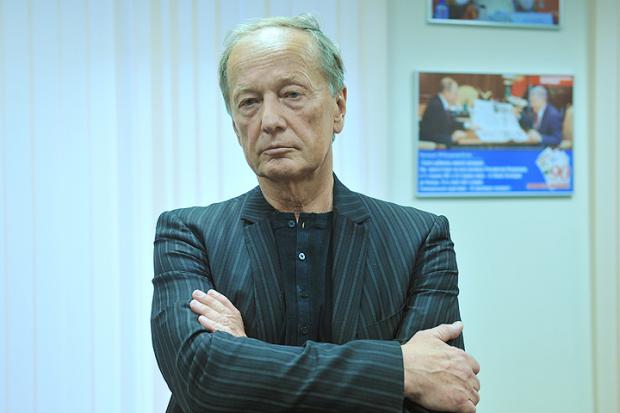 Бармен известной гостиницы рассказала, как проводил время в Костроме Михаил Задорнов