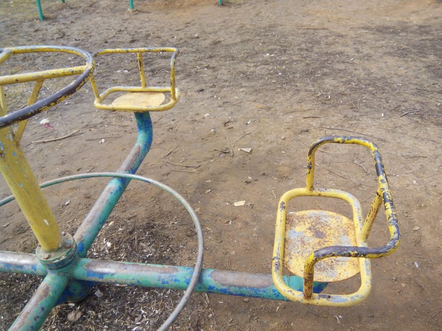 Костромичи считают, что в городе не найти хороших детских площадок, детсадов и детских поликлиник