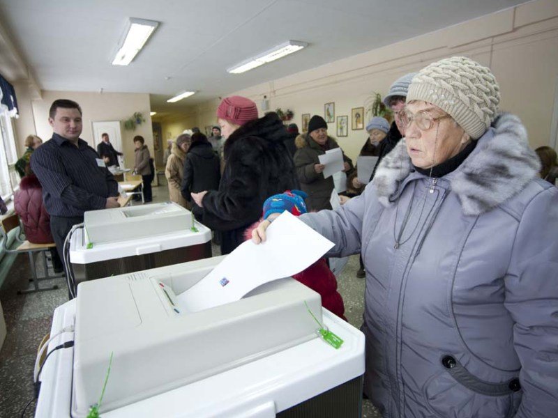 «Мобильный избиратель» в Иркутскойц области. Что дают избирателям на избирательных участках. Брянск что дают на голосовании. Выборы смена участка