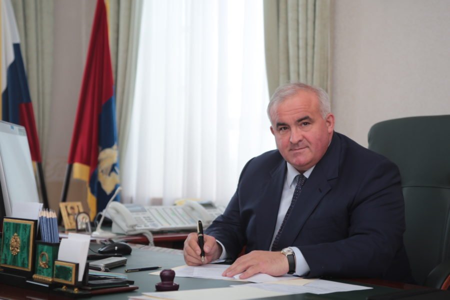 Губернатор Сергей Ситников накануне подписал закон о защите прав дольщиков