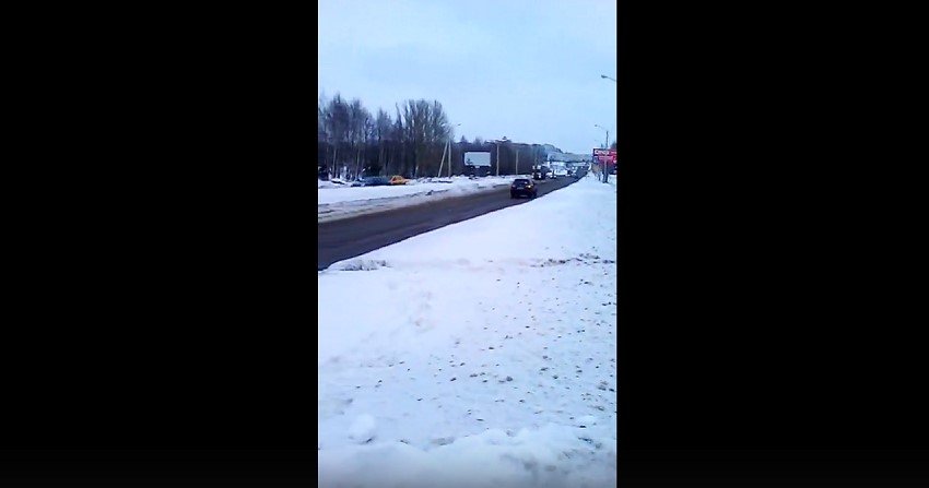 Требование сделать новый светофор на улице Магистральной вызвало скандал