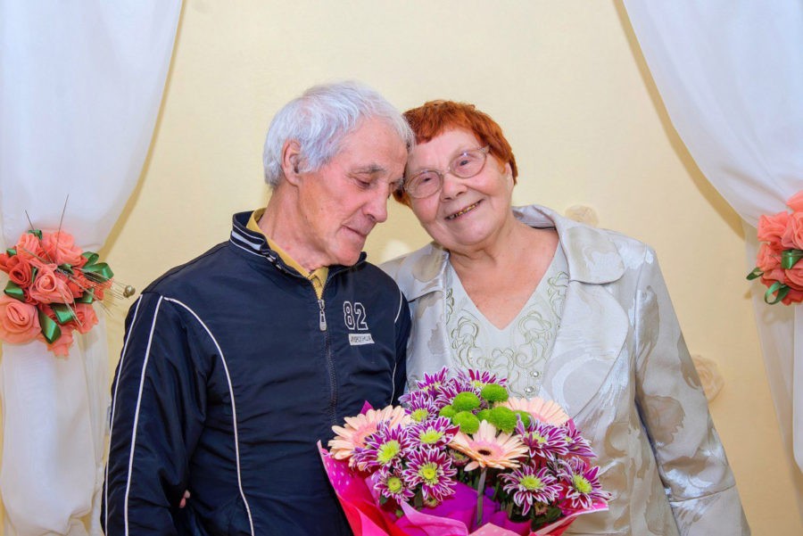 Настоящая любовь пришла к паре костромичей в 80 лет