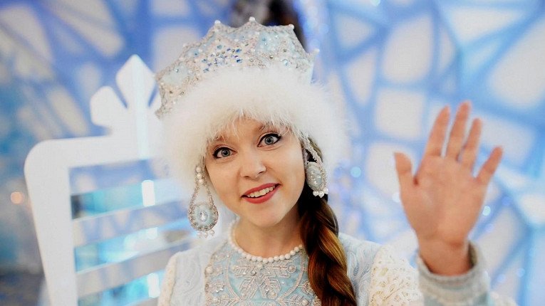 Первый паспорт костромской Снегурочки предусматривает многочисленные скидки и бонусы