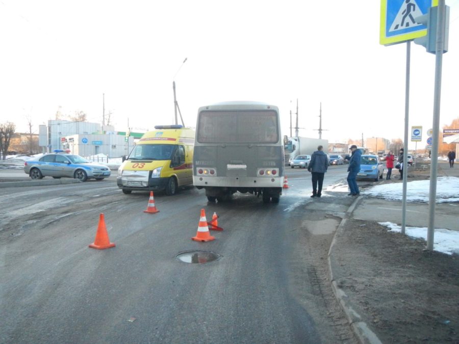 Автобус №99 сбил двух костромичек прямо на переходе