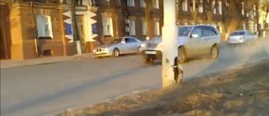 Костромские водители устроили гонки под окнами губернатора