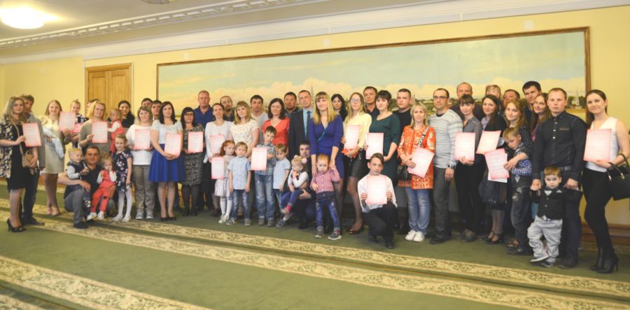 Счастливчики в Костроме даром получили 33 сертификата на квартиры