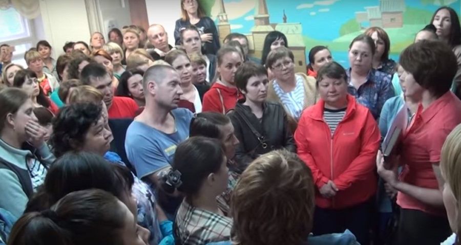 Закрытие школы под Костромой вызвало народное возмущение