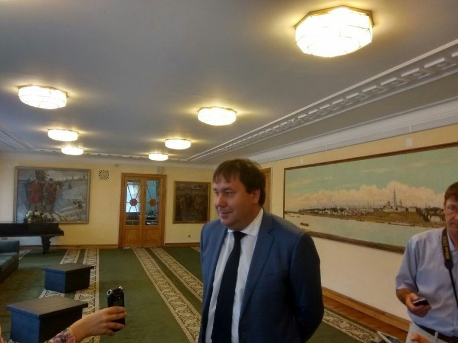 Виктор Емец с радостной улыбкой объяснил, почему покидает Кострому