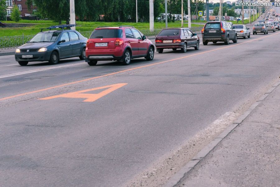 Сотни костромичей пытаются доказать в суде, что можно ездить по автобусным полосам