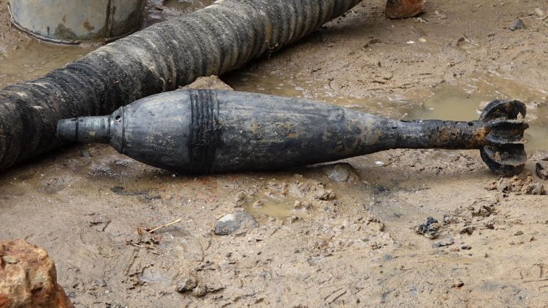 Костромские коммунальщики нашли снаряд во время ремонта