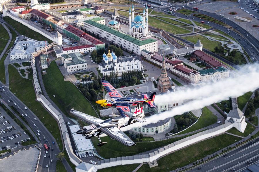 Костромичи смогут бесплатно увидеть зрелищные авиагонки Red Bull Air Race