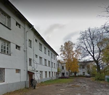 Вонь, наркоманы и антисанитария: как живут костромичи в муниципальном доме