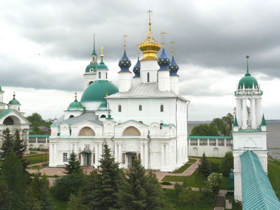 Костромичку столкнули с башни монастыря