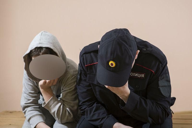 Пьяный школьник в Костроме нагло ограбил таксиста