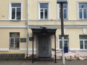Дети в заброшенном здании: костромская прокуратура начала проверку