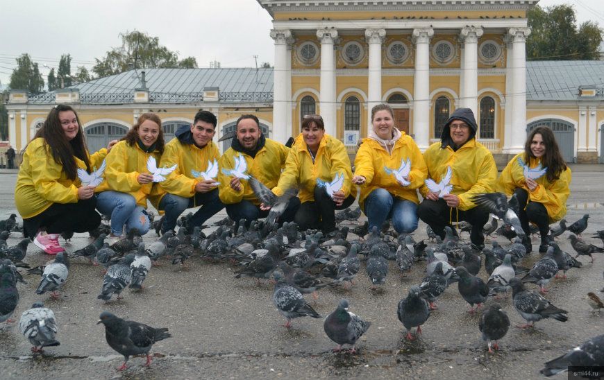 Жирных голубей в центре Костромы ждет пир на весь мир