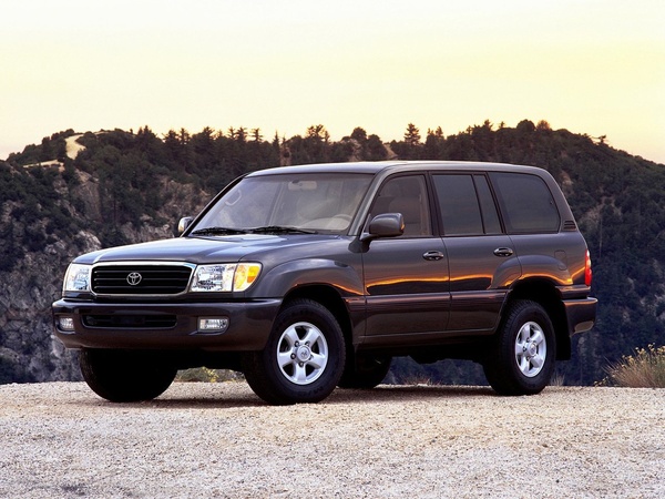 Умная Toyota Land Cruiser вернула своему владельцу украденные деньги